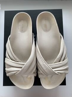 Шлепки Uterque