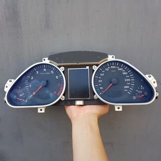 Панель приборов Ауди А6 С6 3,2 4F0920931 E