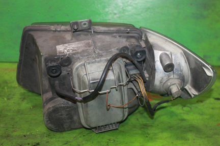 Фара передняя правая Mercedes V-Class W638 611.980