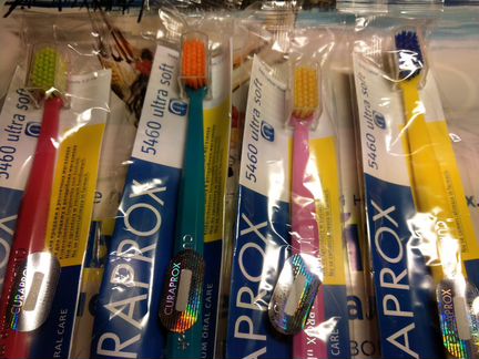 Зубная щетка Curaprox