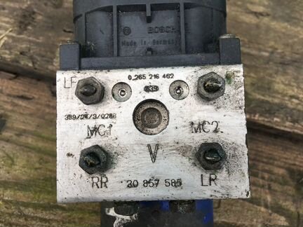 Блок ABS (30857585) Вольво S40 V40 (до 2004 года)