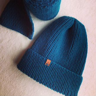 Женская шапка и шарф