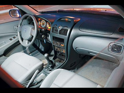 Подушка в торпеду, накладка на Almera Classic