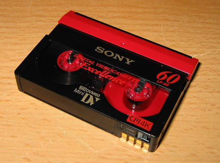 Кассеты miniDV и DVcam