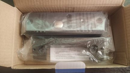 Кнопка выхода с датчиком движения