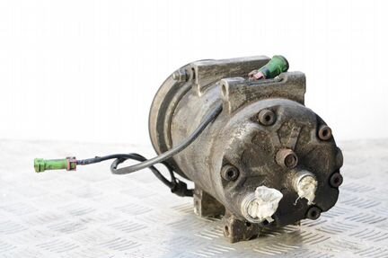 Компрессор кондиционера Audi 100 (C4) 1991-1994