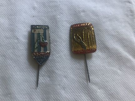 Значки по теме Освенцим