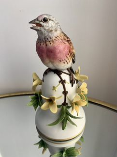 Фарфоровый колокольчик The linnet