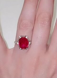 Серебряные кольца с корундом