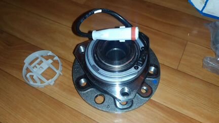 Opel zafira B 2008 ступица передняя