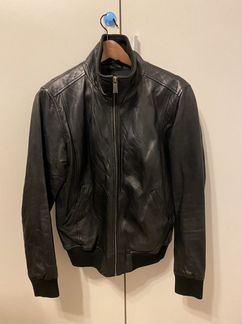 Кожаная куртка - бомбер