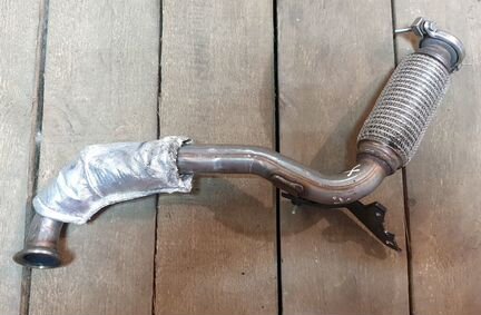 Выпускная труба от клапана егр Land Rover