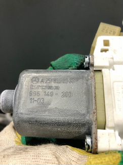 Мотор стеклоподъемника задний правый Mercedes-Benz