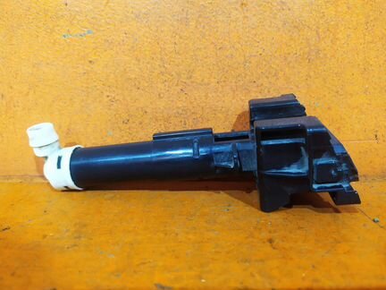 Форсунка омывателя фары правая Toyota Rav4 4 CA40