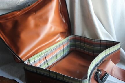 Продается дорожный чемодан 2