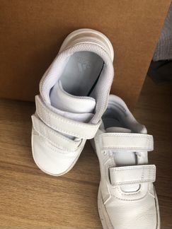Кроссовки adidas 28р