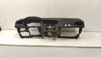 Торпедо стрельнутая VW Tiguan 2