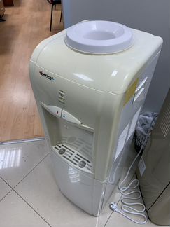 Кулер для воды напольный