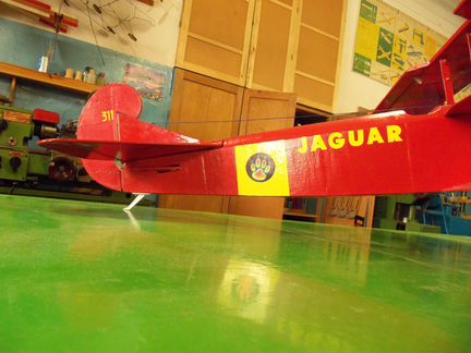 Радиоуправляемая модель самолета («Фоккер» Dr.I )