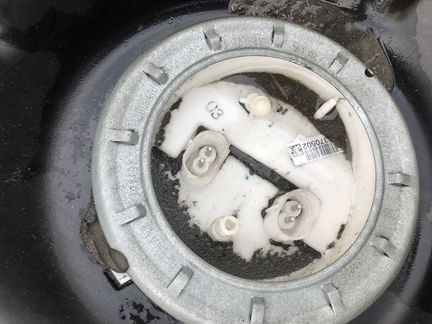 E90 Бензонасос и уровень