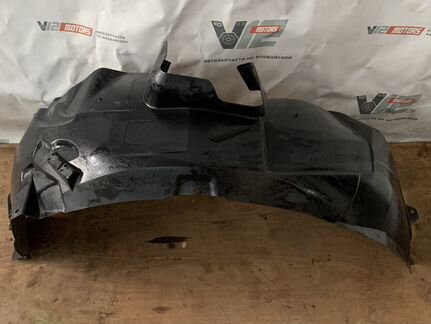 Передний левый подкрылок Ford Mondeo 4