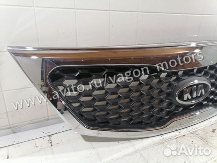 Решетка радиатора передняя Kia Sorento 2