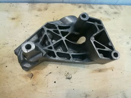 Опора двс правый / гольф4 бора