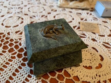 Настольный набор из змеевика