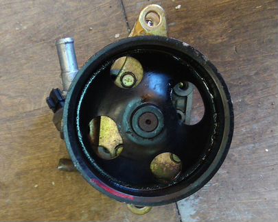 Насос гур Nissan Primera p12 qr20de