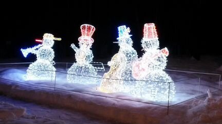 Световая фигура снеговики