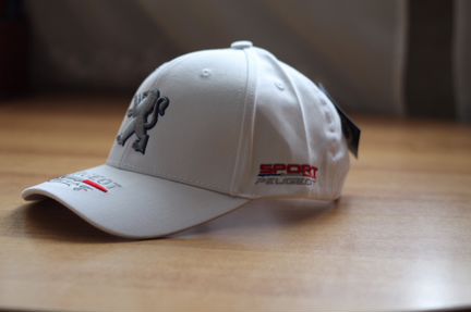 Новая бейсболка (кепка) Peugeot Пежо белая