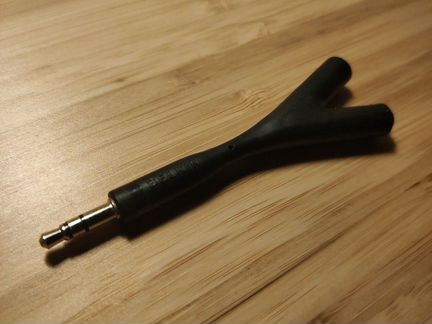 Kaбель AUX Belkin Flexible Headphone Splitter 3,5m