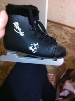 Детские ледовые коньки